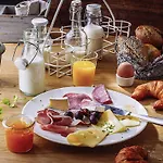 Ibis Hotel 3*