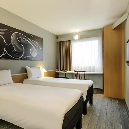 Ibis ホテル 3*