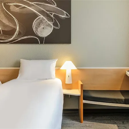 Ibis Hotell 3*
