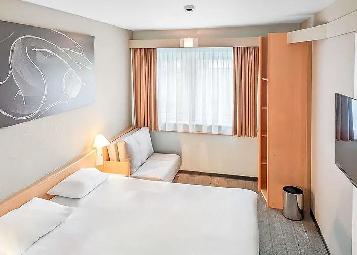 Ibis Hotel 3*